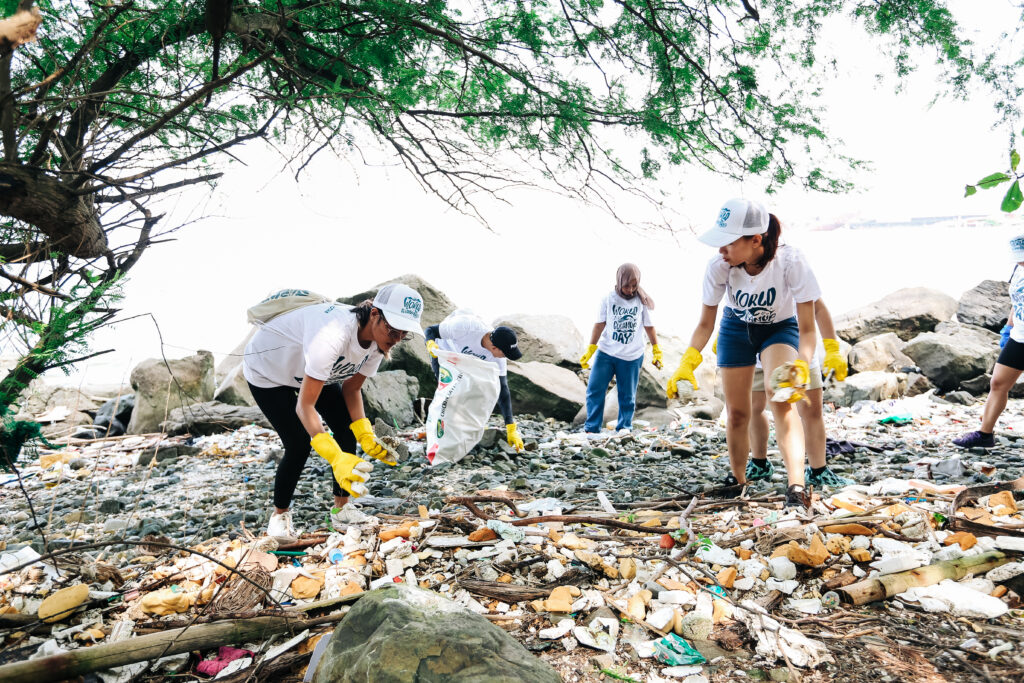 Booth & Partners coastal cleanup 2023